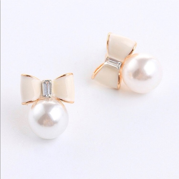 Bow Pearl Baguette Stud Earrings - Picture 1 of 3
